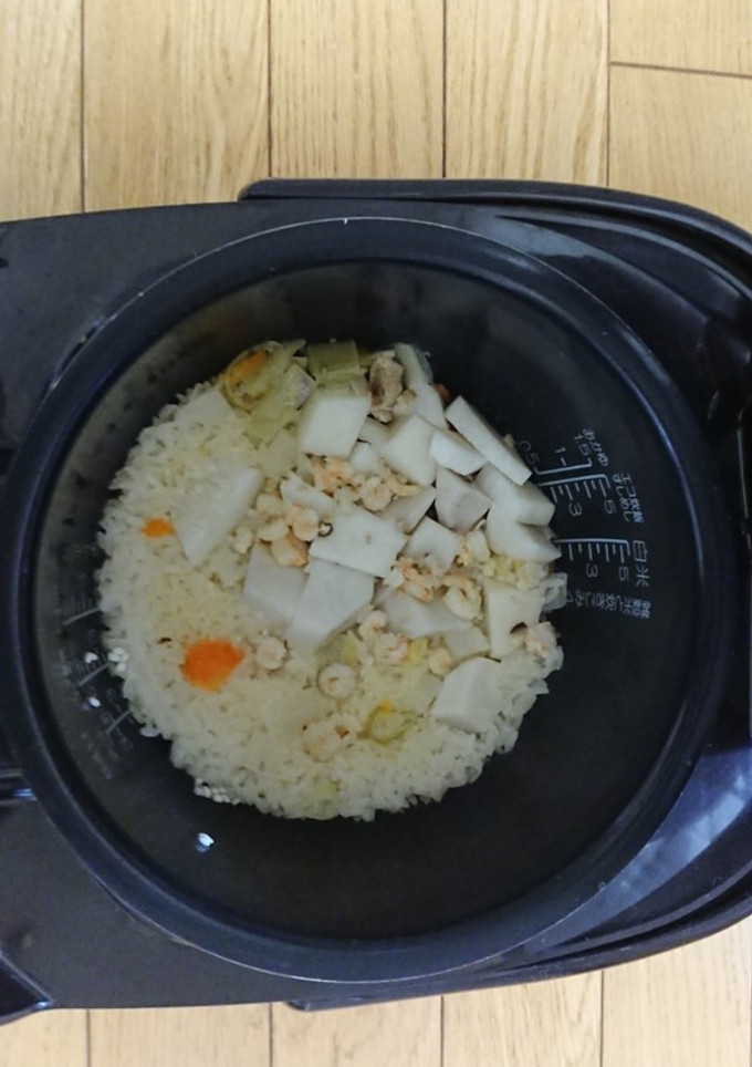 だしいっぱいの炊き込みご飯-レシピのメイン写真