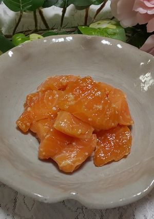 御飯のお供にサーモンの塩麹・だし醤油和え-レシピのメイン写真