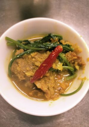 空芯菜と牛肉のスープ ម្ជូគ្រឿង-レシピのメイン写真