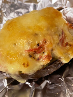簡単低糖質!アボカドのカニマヨチーズ焼き-レシピのメイン写真
