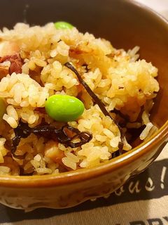 たこと枝豆と塩昆布の炊き込みご飯♪-レシピのメイン写真