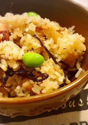 たこと枝豆と塩昆布の炊き込みご飯♪-レシピのメイン写真