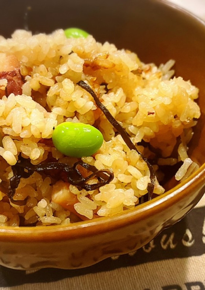 たこと枝豆と塩昆布の炊き込みご飯♪-レシピのメイン写真
