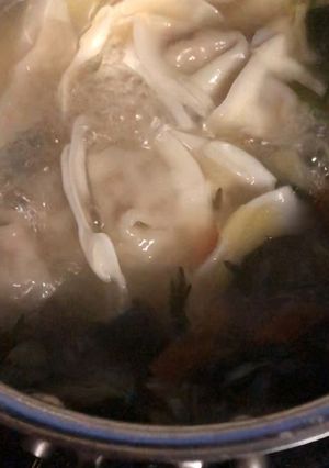 市販の餃子を使ったスープ-レシピのメイン写真