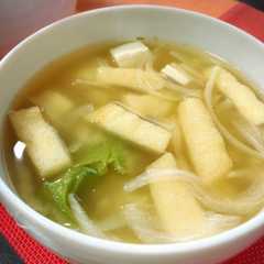 รูปของ 白菜と玉ねぎの味噌汁