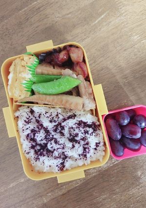 旬☆タケノコと豚肉の煮物弁当♪-レシピのメイン写真