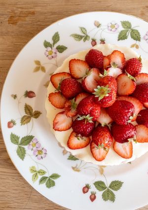 焼かずに簡単♪苺のレアチーズケーキ-レシピのメイン写真