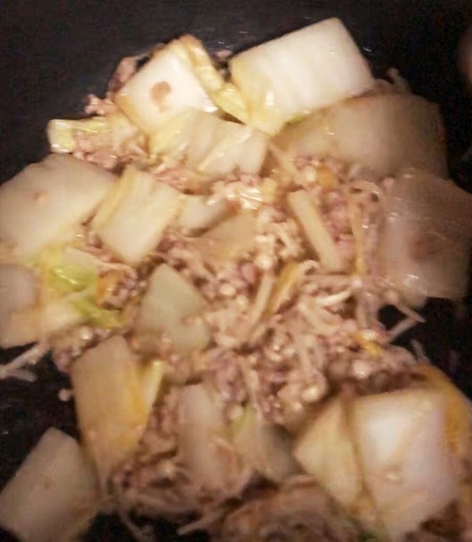 白菜とえのきとひき肉の炒めもの-レシピのメイン写真