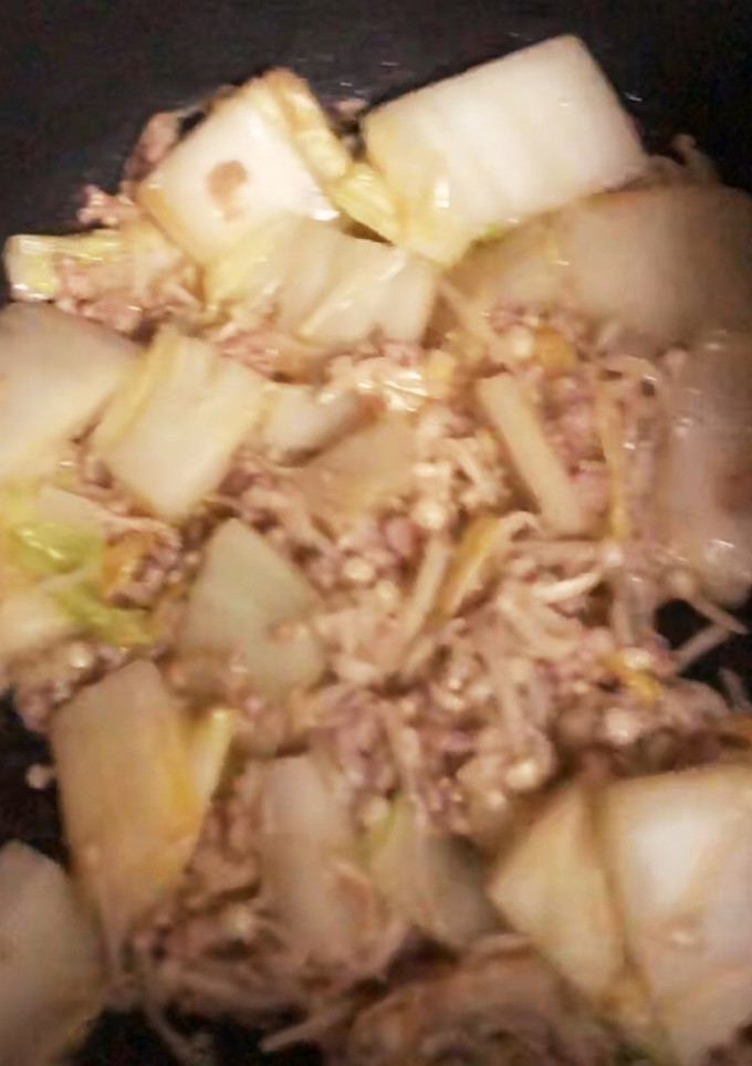 白菜とえのきとひき肉の炒めもの-レシピのメイン写真
