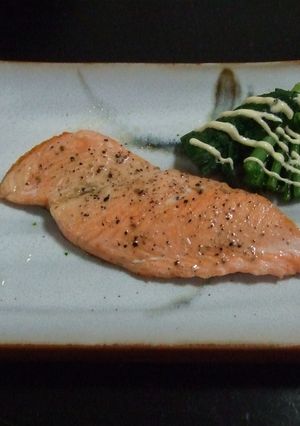 さっぱりサーモンと春菊のおひたし-レシピのメイン写真