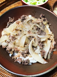 材料2つ♪新玉ねぎの牛丼-レシピのメイン写真