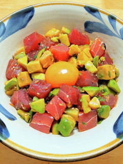 マグロと冷凍アボカドのポキ丼-レシピのメイン写真