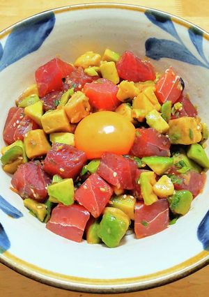 マグロと冷凍アボカドのポキ丼-レシピのメイン写真