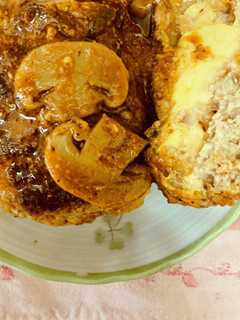 チーズin煮込みハンバーグ-レシピのメイン写真