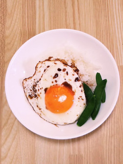 ズボラ飯 簡単!目玉焼きごはん-レシピのメイン写真