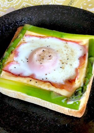 ベーコンエッグトースト-レシピのメイン写真