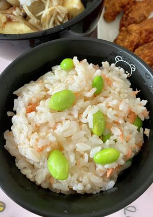 ずぼらな混ぜご飯。鮭フレーク、むき枝豆-レシピのメイン写真