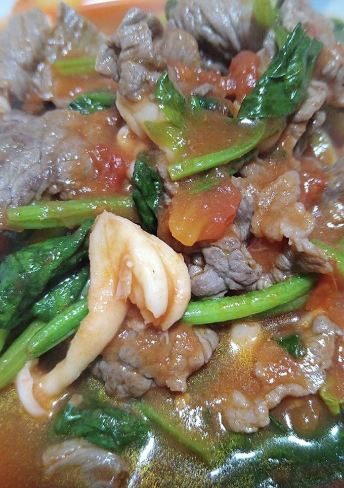 簡単♪牛肉とほうれん草のトマト煮込み-レシピのメイン写真