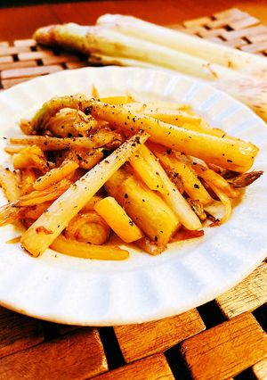 さっぱりコク旨☆山うどのレモン醤油炒め-レシピのメイン写真