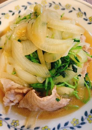 豚肩ロースと豆苗の胡麻油シャンタン炒め-レシピのメイン写真