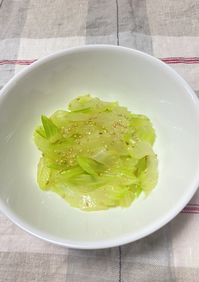 セロリの塩とごま油あえ-レシピのメイン写真