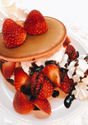 ピンクの苺パンケーキ-レシピのメイン写真