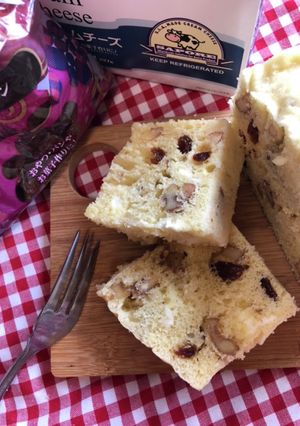クリームチーズとラムレーズンの蒸しケーキ-レシピのメイン写真