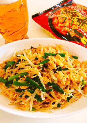 チャルメラ宮崎辛麺で焼きラーメン！-レシピのメイン写真