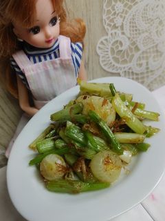 リカちゃんの♡のびるのおかか炒め-レシピのメイン写真