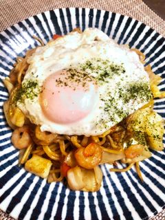 海鮮ソース焼きそば目玉焼きのっけ-レシピのメイン写真