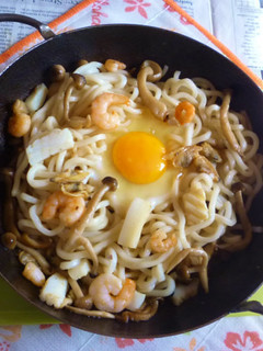 しめじ&シーフードミックスの月見焼うどん-レシピのメイン写真