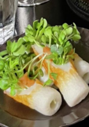 スパークリングのお供に！かいわれ梅ちくわ-レシピのメイン写真