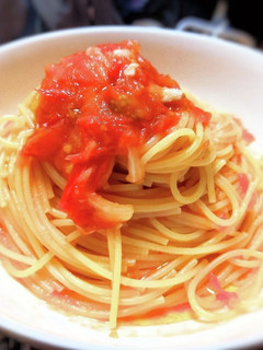 基本のフレッシュトマトとニンニクのパスタ-レシピのメイン写真