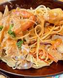 海老の頭とアサリでトマトクリームパスタ