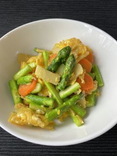春を感じる筍とアスパラの卵とじ-レシピのメイン写真