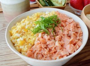 パパッと簡単♪鮭と卵そぼろの2色丼-レシピのメイン写真