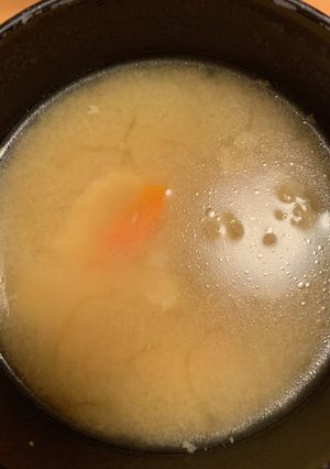 薄切りで時短あげと新玉ねぎと人参の味噌汁-レシピのメイン写真