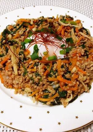 1皿で大満足！野菜たっぷりビビンバ丼-レシピのメイン写真