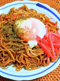 温泉卵のせ焼きそば-レシピのメイン写真