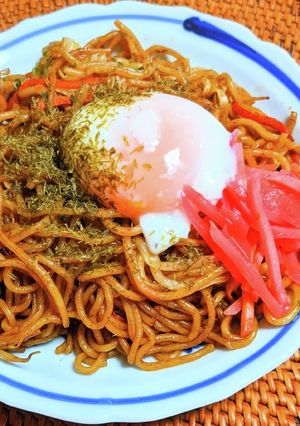 温泉卵のせ焼きそば-レシピのメイン写真