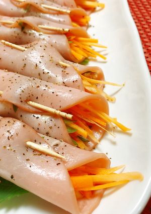 カラシが決めて！ハムのシソにんじん巻き-レシピのメイン写真