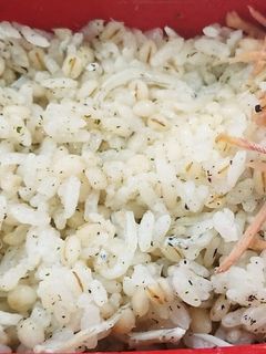 釜揚げしらすとゆかりの混ぜご飯-レシピのメイン写真