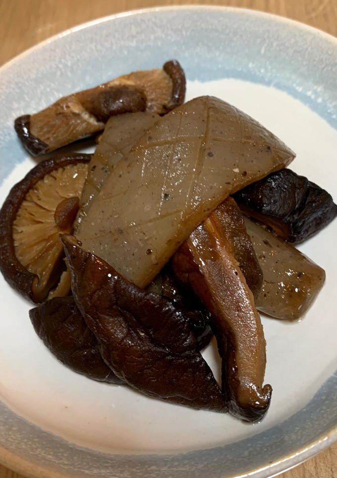 こんにゃくと干し椎茸の和風炒め-レシピのメイン写真