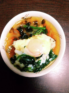 落とし卵とほうれん草とわかめの煮物-レシピのメイン写真