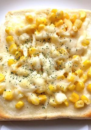 コーンバターピザトースト★おやつトースト-レシピのメイン写真