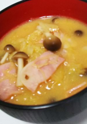 簡単！キャベツとベーコンのバター味噌汁-レシピのメイン写真