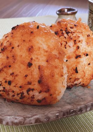 みそぽん酢で焼きおにぎり-レシピのメイン写真
