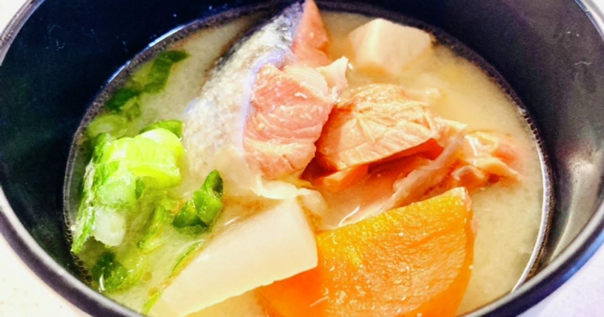 基本からアレンジまで!思わずつくりたくなる「鮭 みそ汁 あら」のレシピ集 | クックパッド