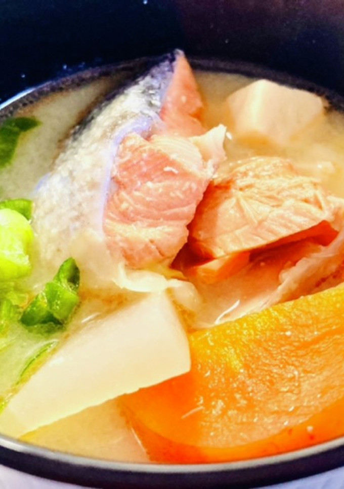 簡単コク旨っ♡鮭のあら汁♡(鮭の味噌汁)-レシピのメイン写真