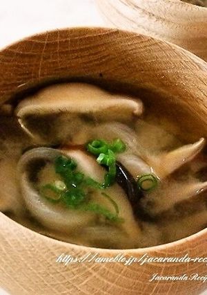 乾しいたけと新玉ねぎの味噌汁-レシピのメイン写真